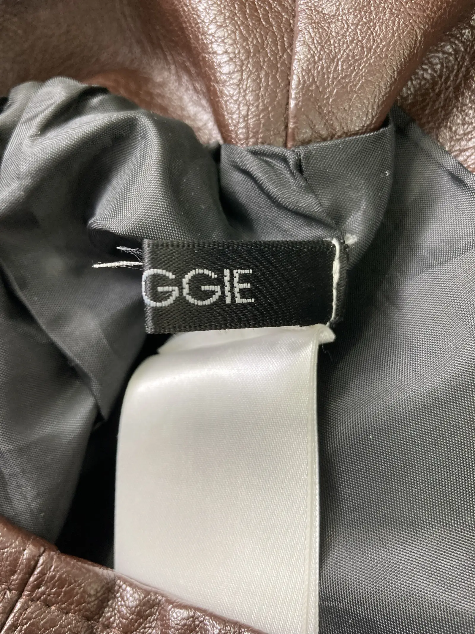 https://digdig-r2-worker.funee.workers.dev/product/16a9c24d-b7bf-44f5-a6a0-11603de09bee/9d428687-b0e4-4487-9169-df368a9bb097