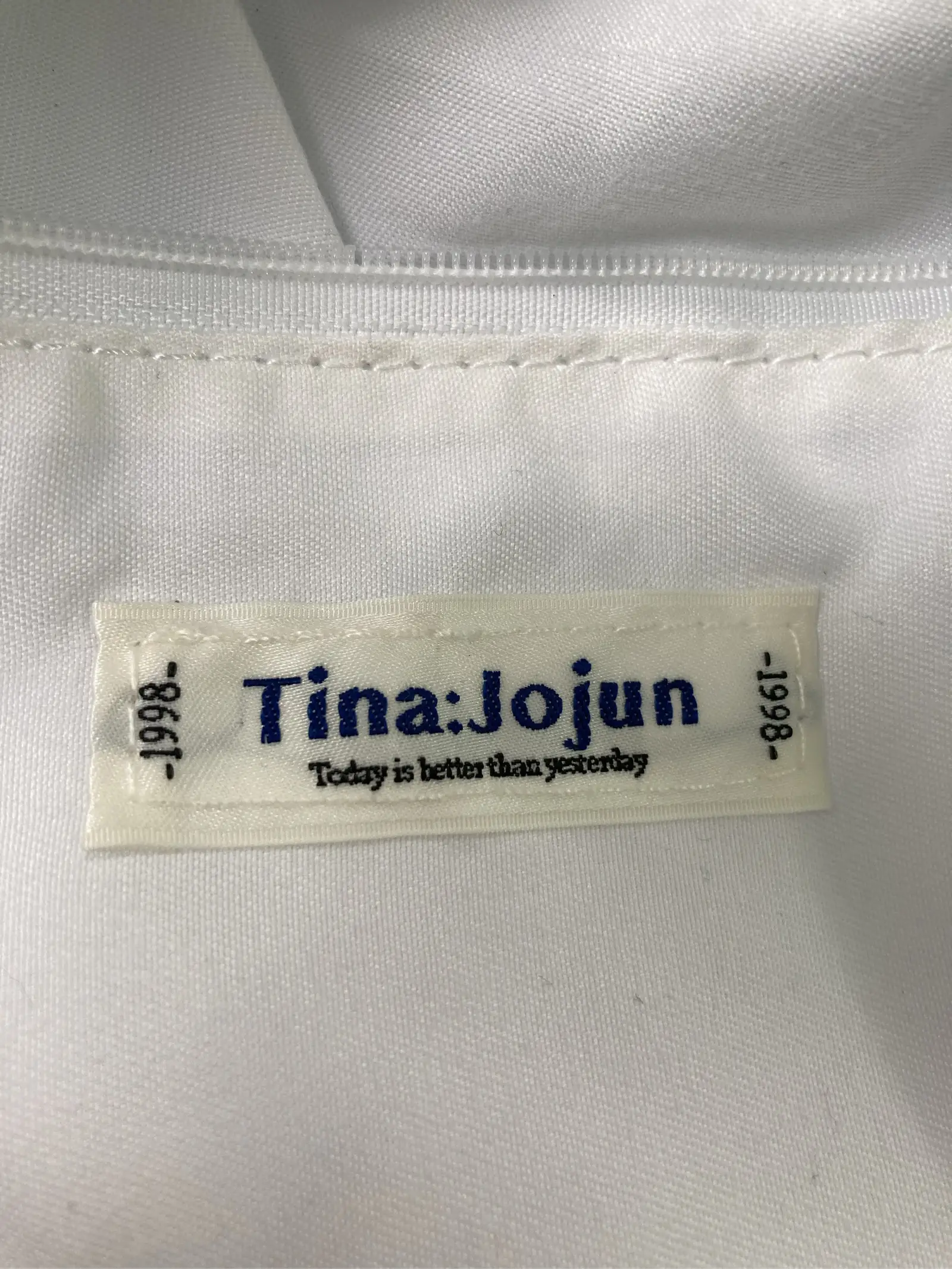https://digdig-r2-worker.funee.workers.dev/product/1f6759f4-789c-42b0-bf8c-0e9e8228513a/0c5f4302-5f72-46fb-be68-20c1fb63c32a
