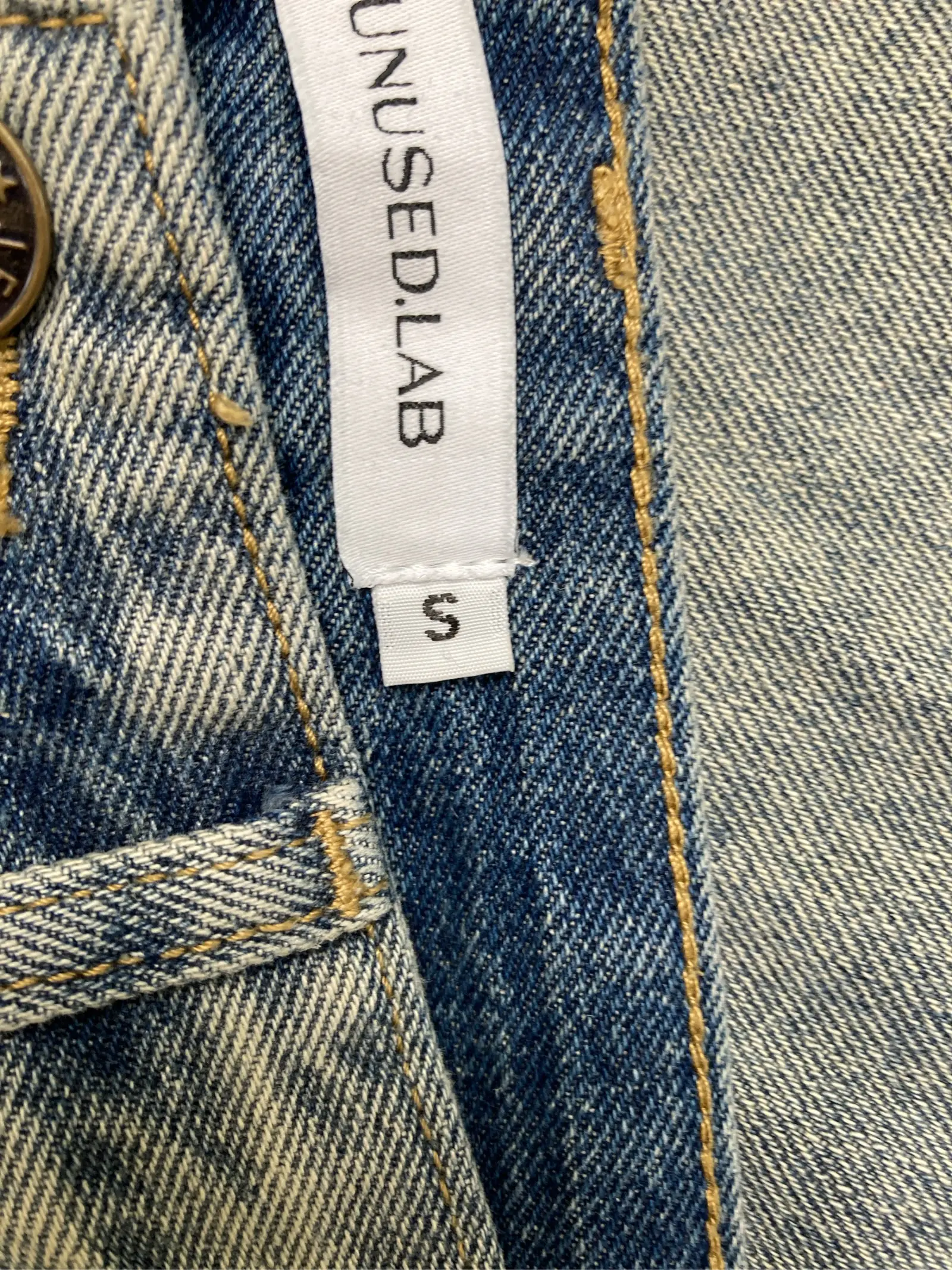 https://digdig-r2-worker.funee.workers.dev/product/42d115cd-1c6a-41c0-8eaa-b31d339ddafc/8df98ad7-a18b-41b7-ba33-722907528c21